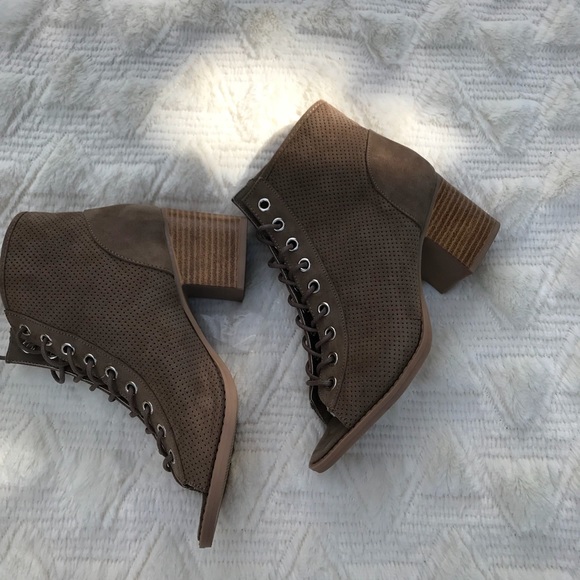 Booties - Picture 3 of 4